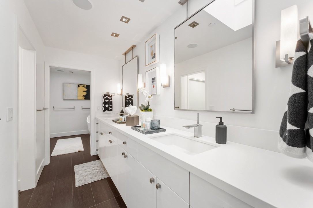 305 Southwest Montgomery Street #509 - Photo 5 of 50