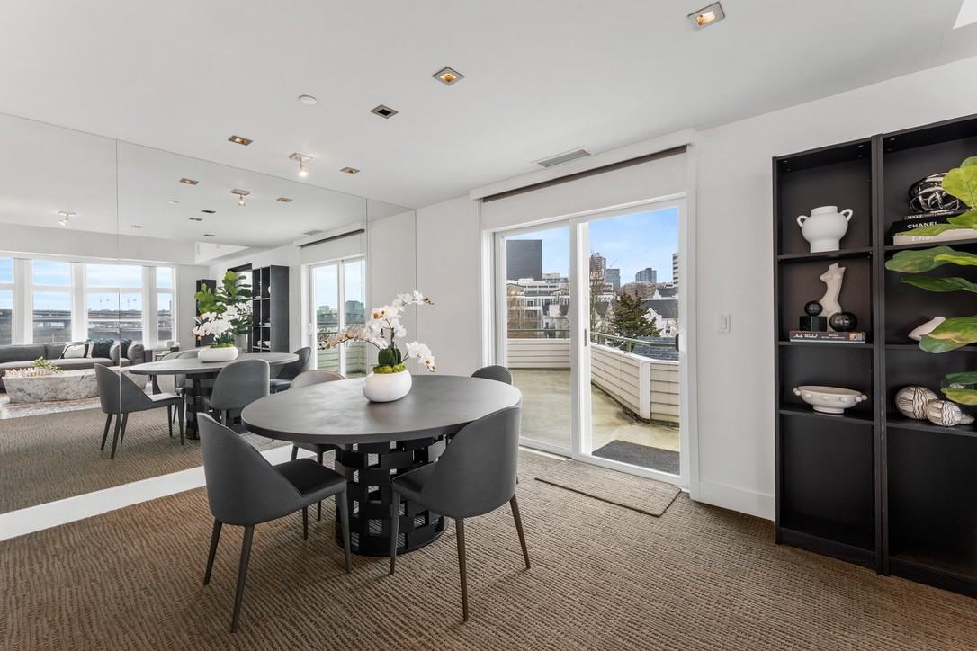 305 Southwest Montgomery Street #509 - Photo 7 of 50