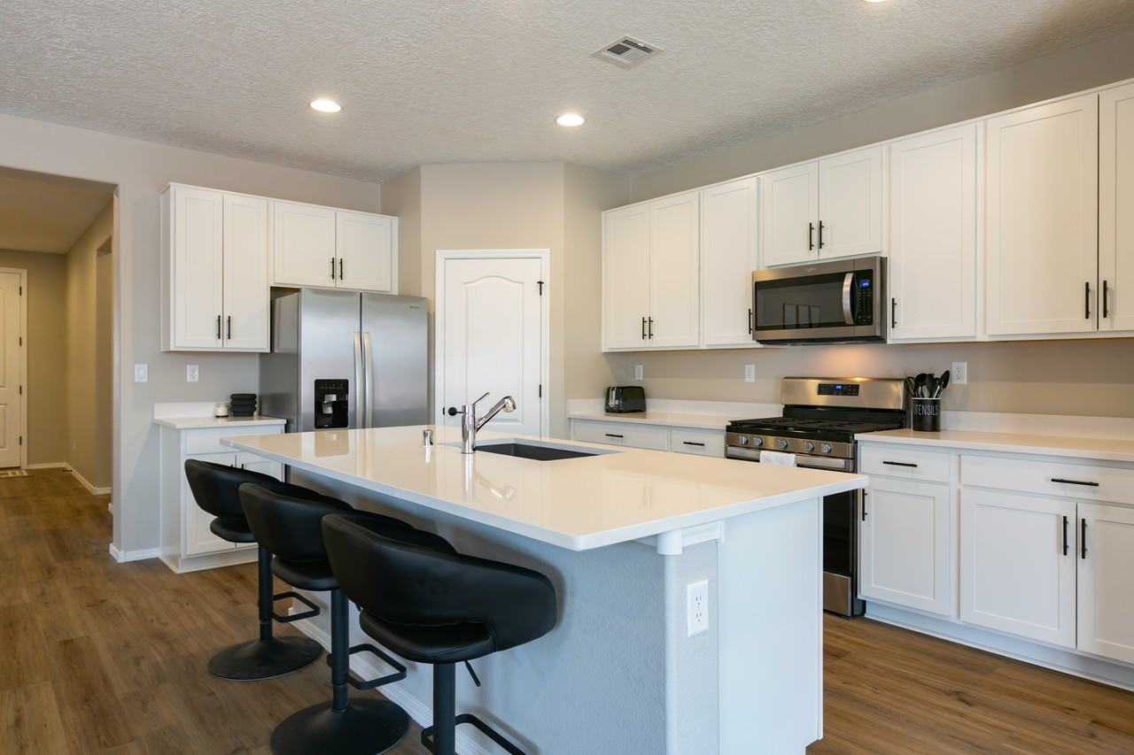 6057 6057 Nauman Drive Dr SE #1 - Photo 5 of 36