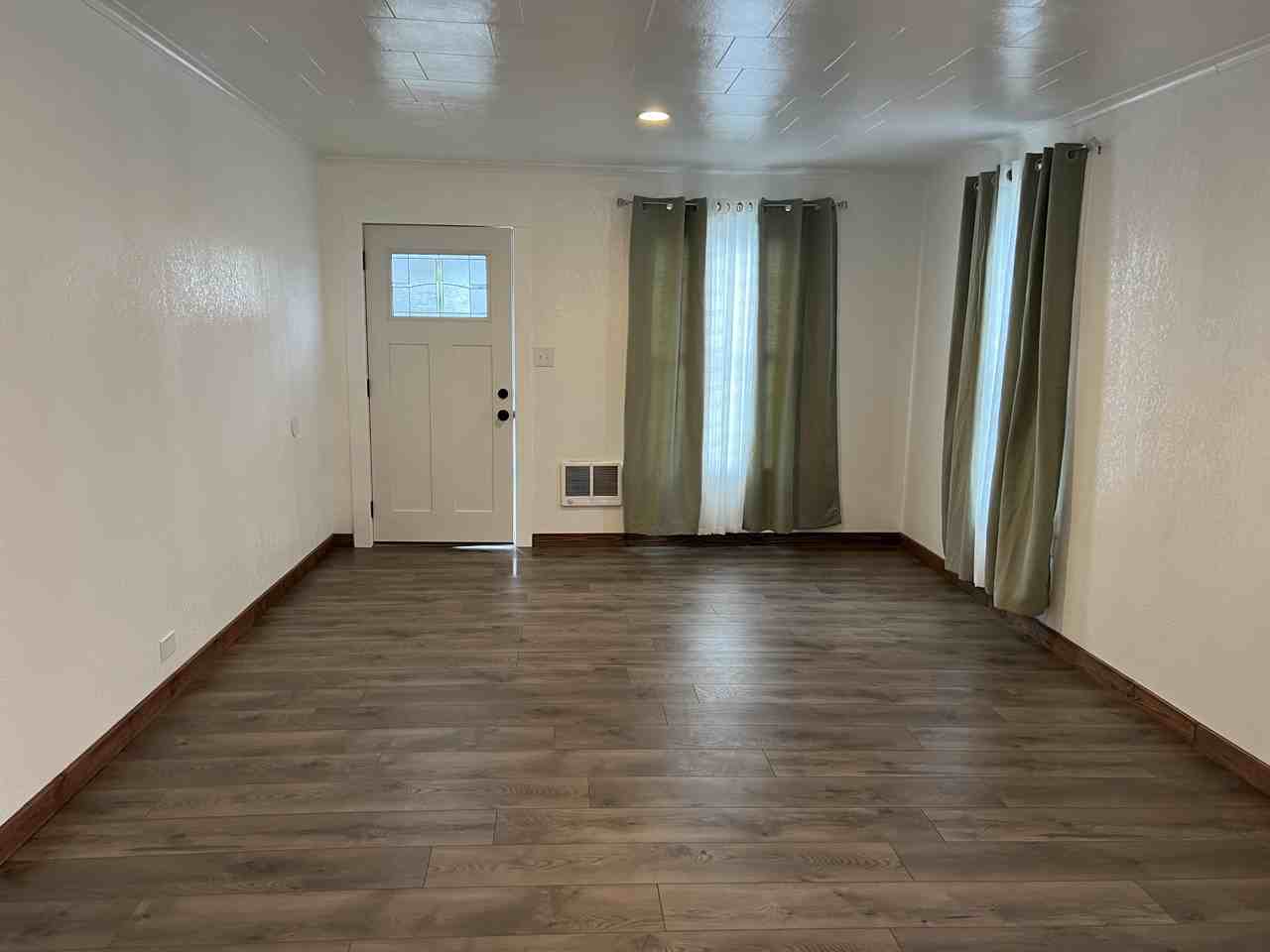 318 11th Street #1 - Photo 3 of 10