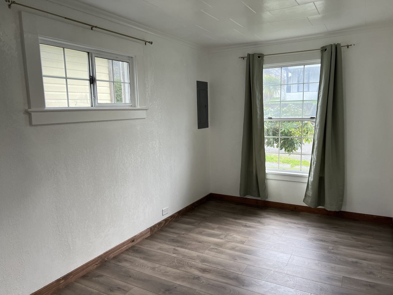 318 11th Street #1 - Photo 4 of 10