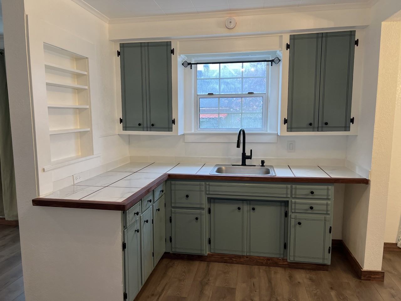 318 11th Street #1 - Photo 5 of 10