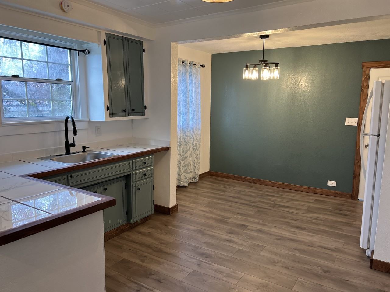 318 11th Street #1 - Photo 7 of 10