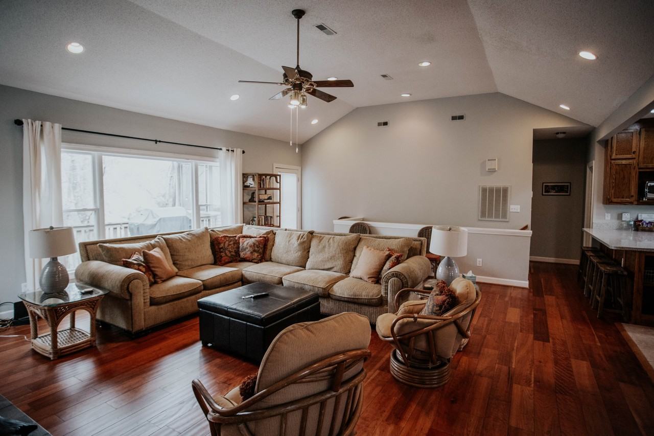 1594 Damron Road - Photo 4 of 14