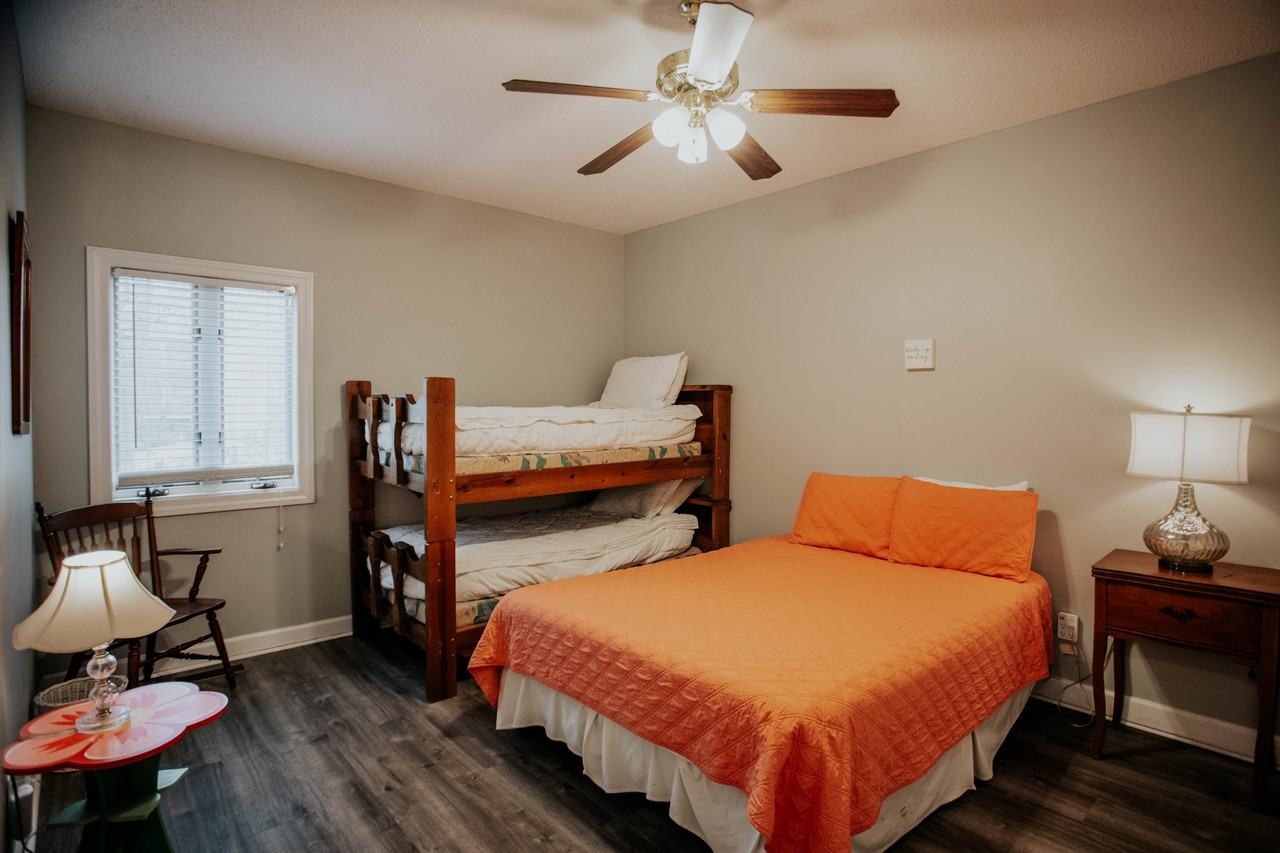 1594 Damron Road - Photo 7 of 14