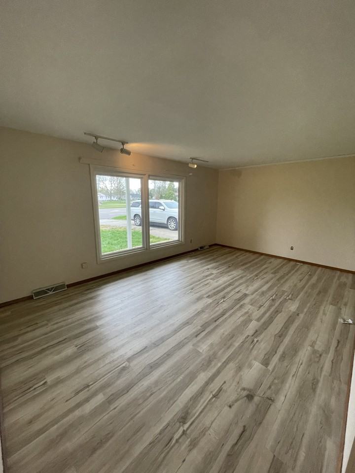 810 E State Highway 121 #1 - Photo 4 of 10