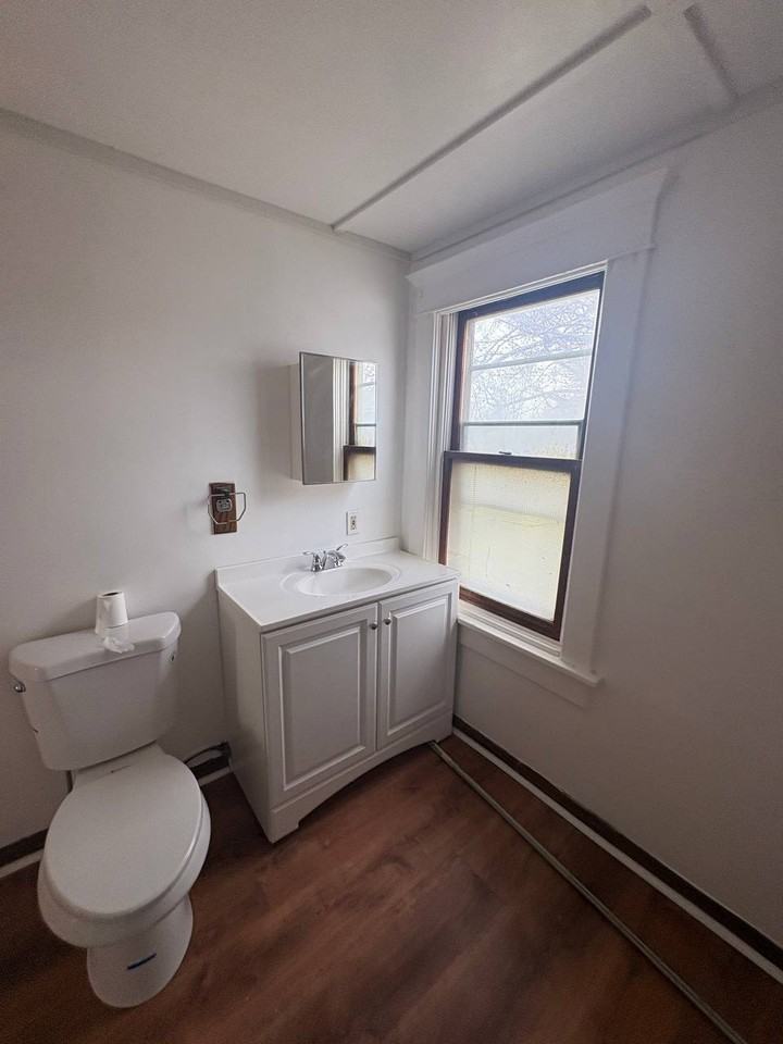 206 Allen Street - Photo 6 of 10