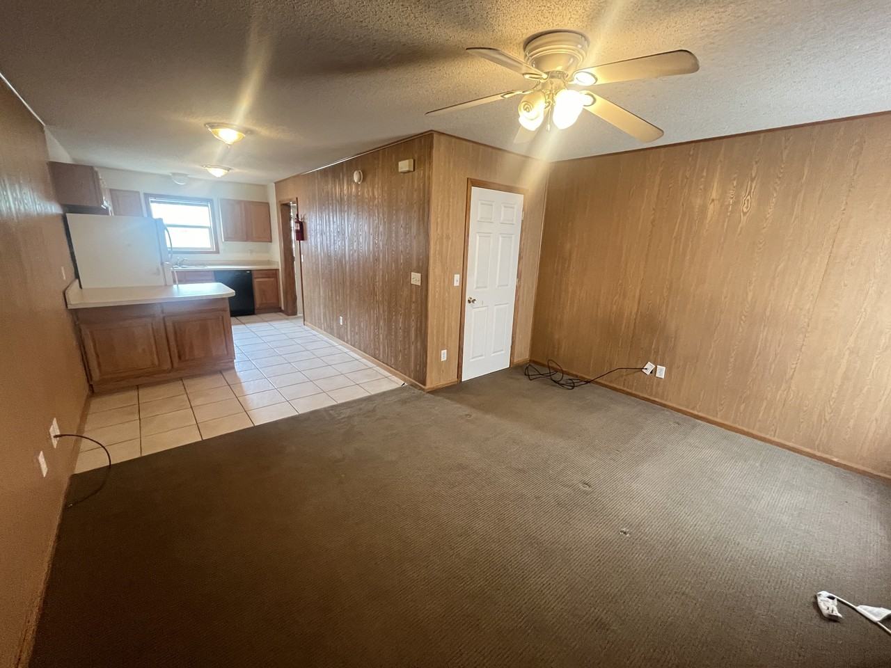 109 S Holden St #B - Photo 2 of 7