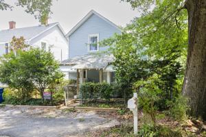 featured image of 207 Oliver Street #1