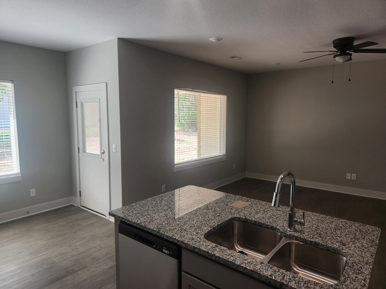 1108 SE 8th St #1 - Photo 3 of 26