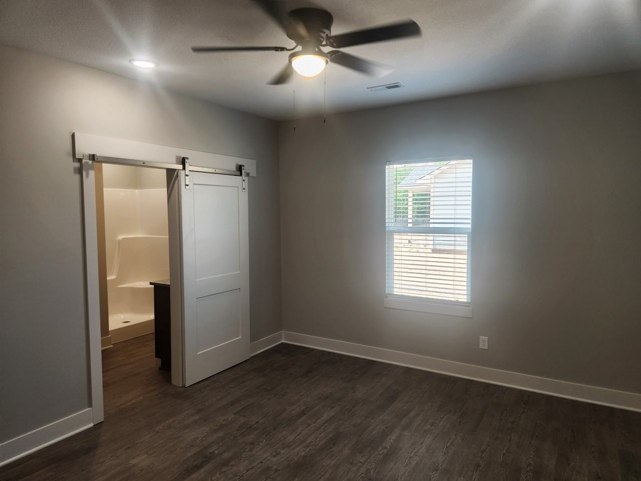 1108 SE 8th St #1 - Photo 6 of 26