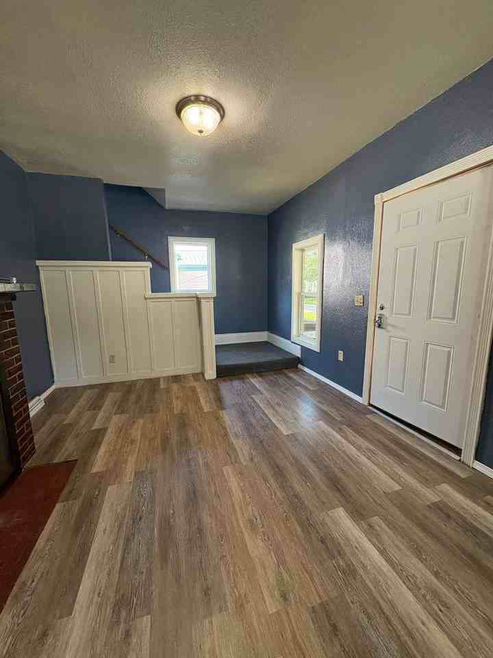 121 1st Street Northwest #1 - Photo 4 of 10