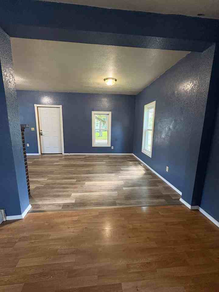 121 1st Street Northwest #1 - Photo 5 of 10