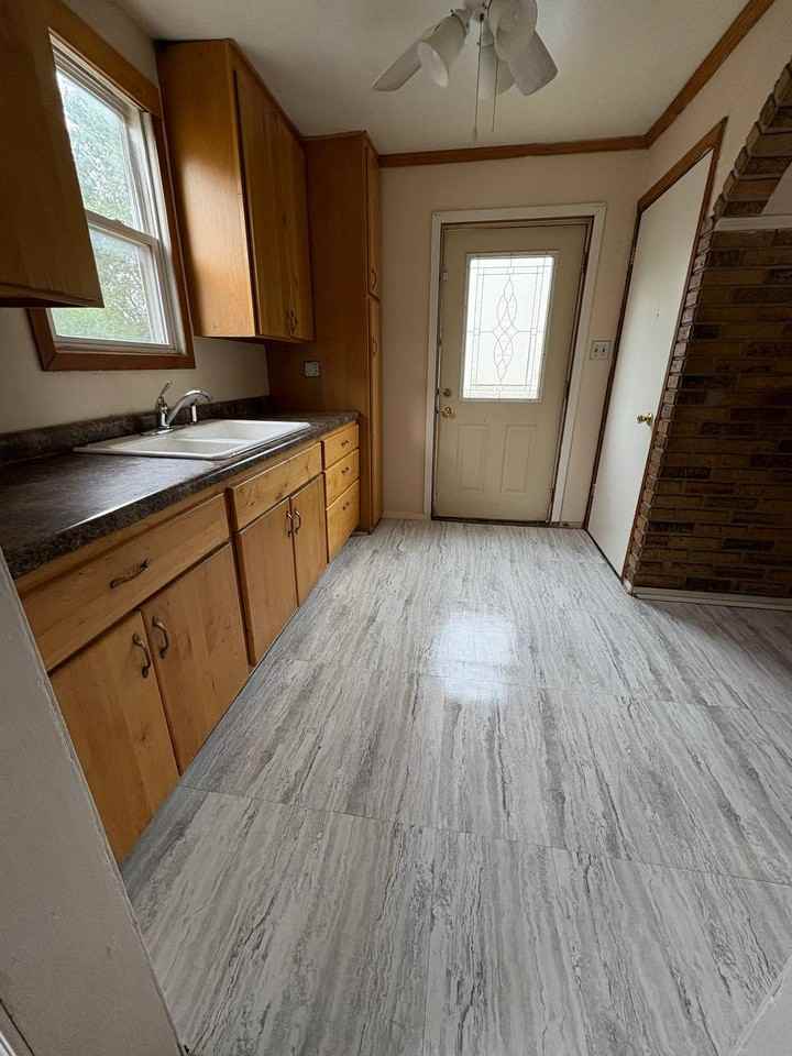 121 1st Street Northwest #1 - Photo 6 of 10