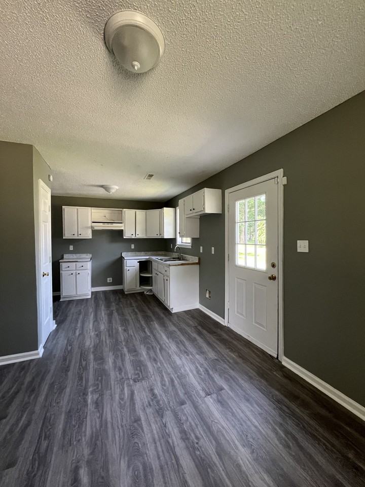 315 Bledsoe Ave #1 - Photo 3 of 8