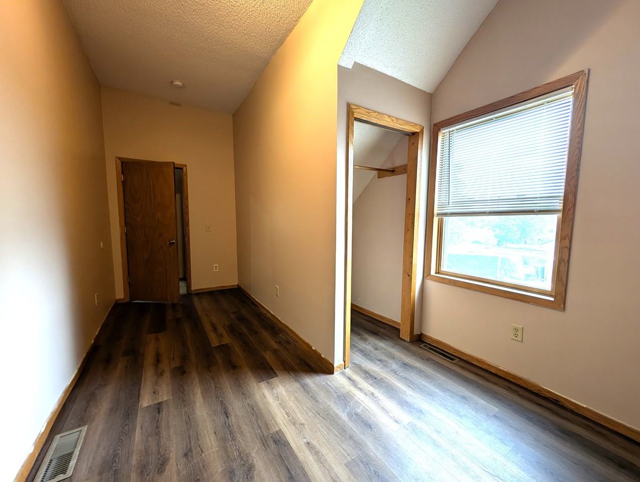 863 North Clark Street #863-1 - Photo 4 of 7