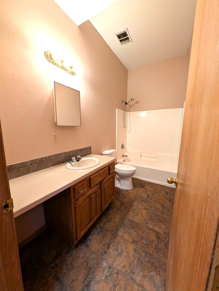 863 North Clark Street #863-1 - Photo 5 of 7