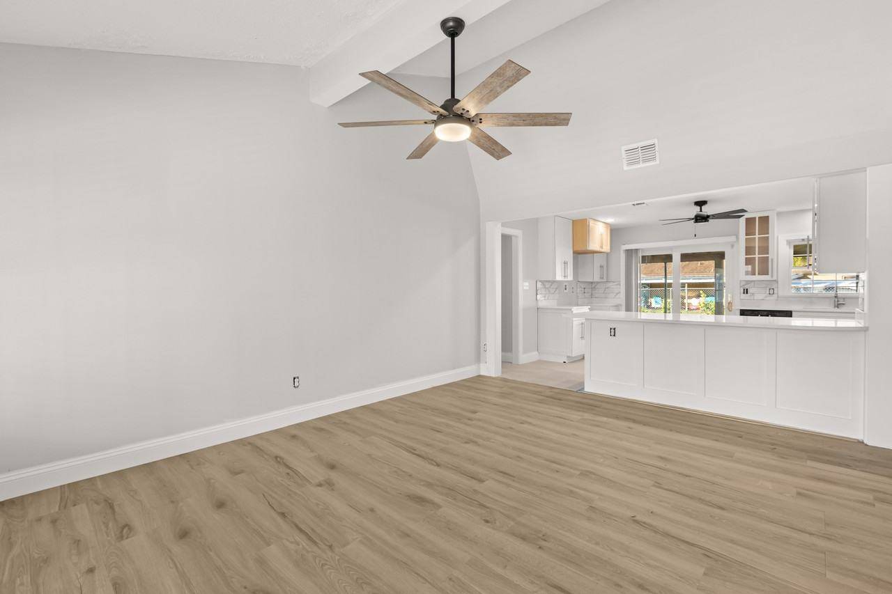 262 Citrus Dr #1 - Photo 3 of 10