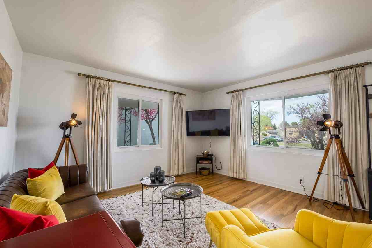 720 Carlisle Blvd Se - Photo 6 of 44