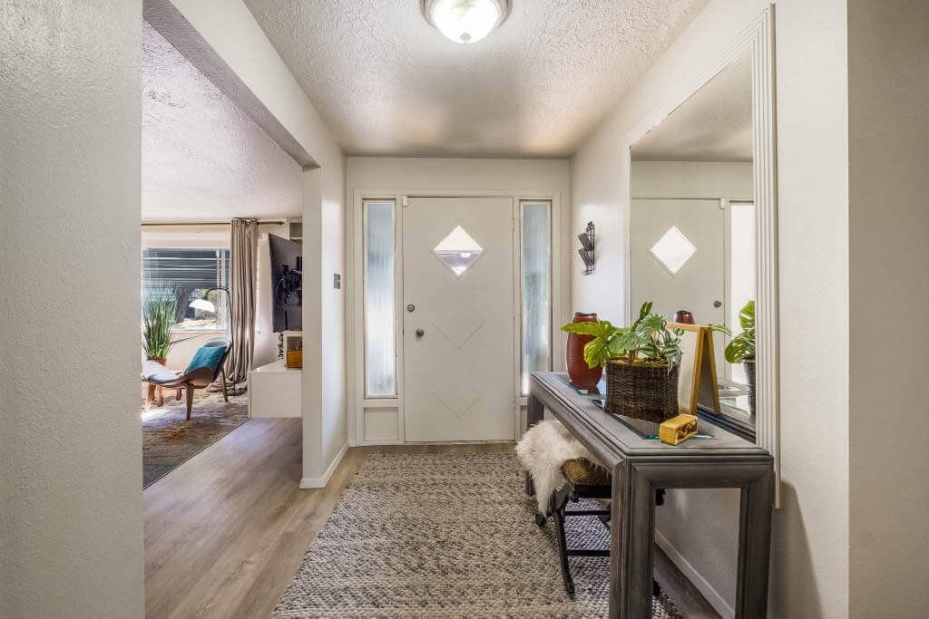 3907 Solano Pl Ne #1 - Photo 3 of 23