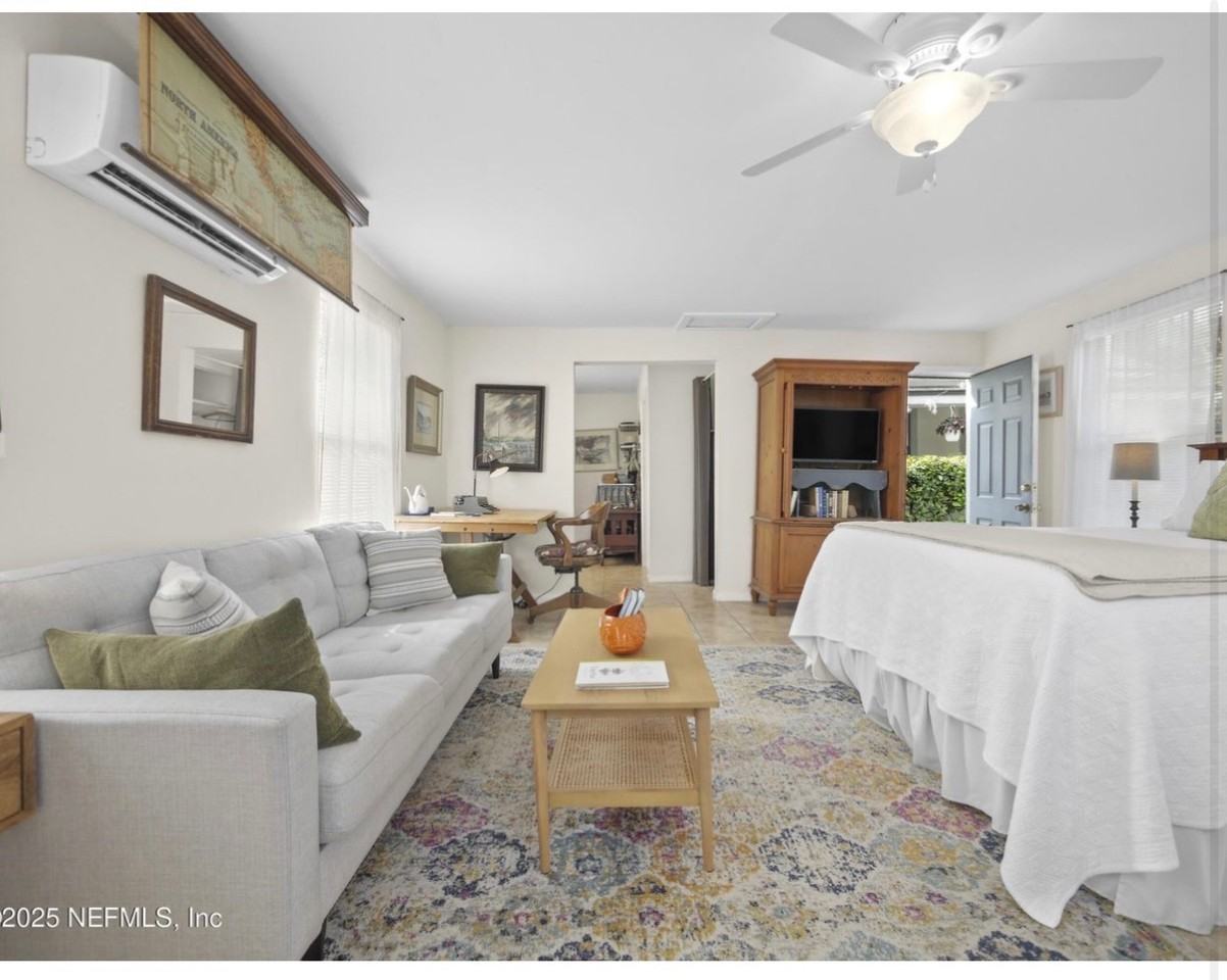 509 Live Oak Street #1 - Photo 3 of 11