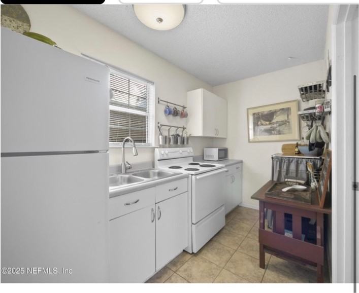 509 Live Oak Street #1 - Photo 5 of 11