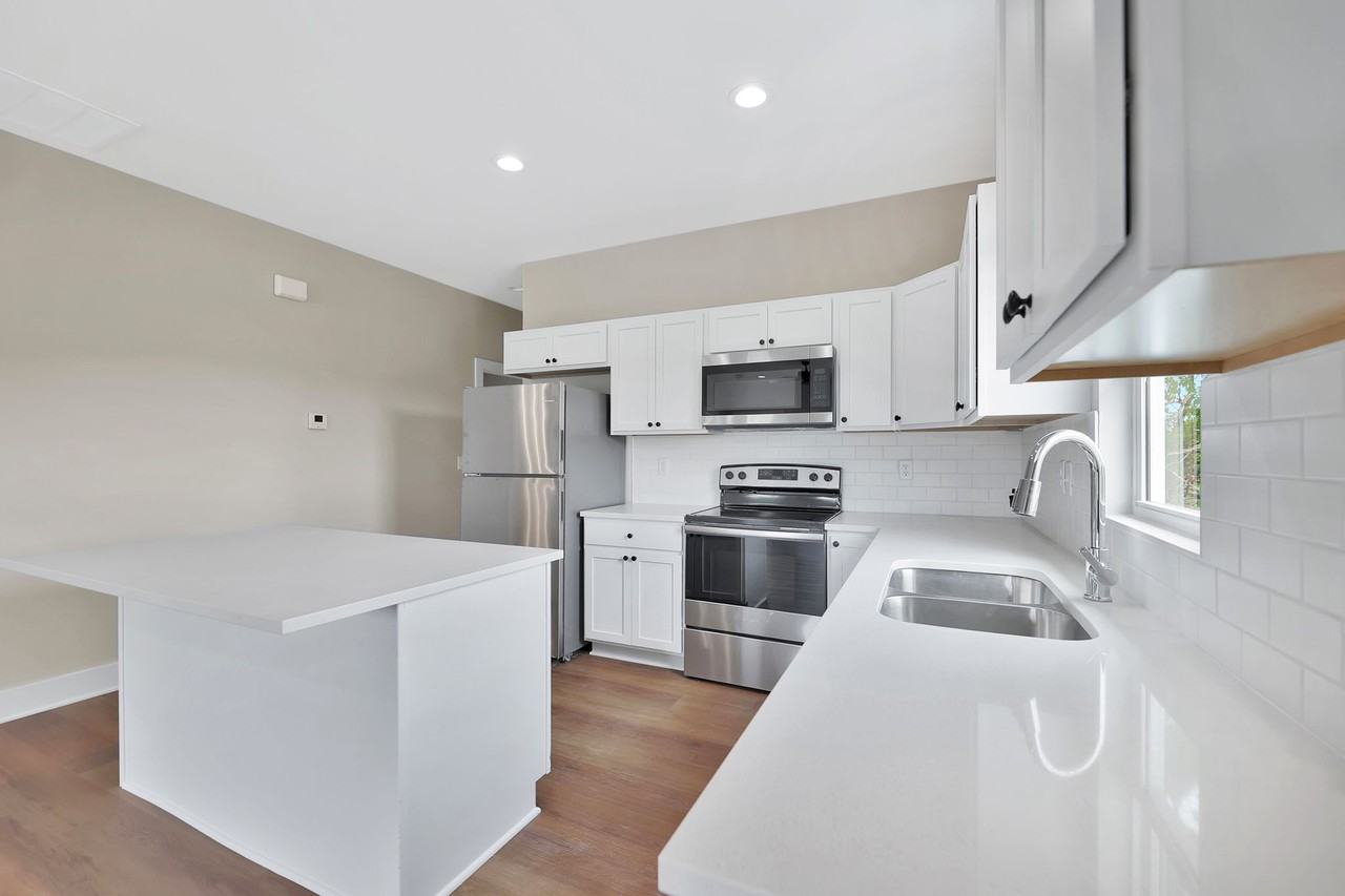 311 Turnpike Road #1 - Photo 7 of 41