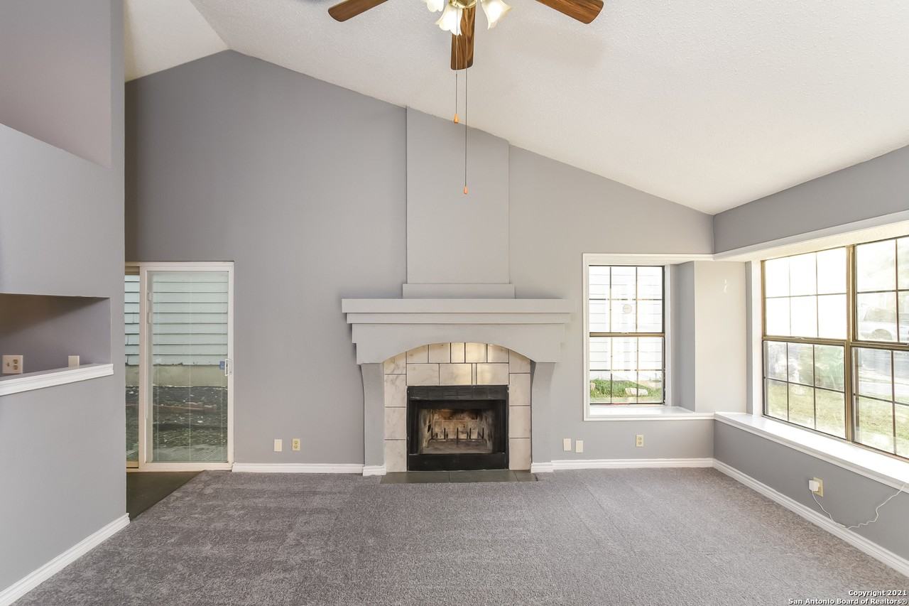 5927 Catalina Sunrise Drive #1 - Photo 4 of 10