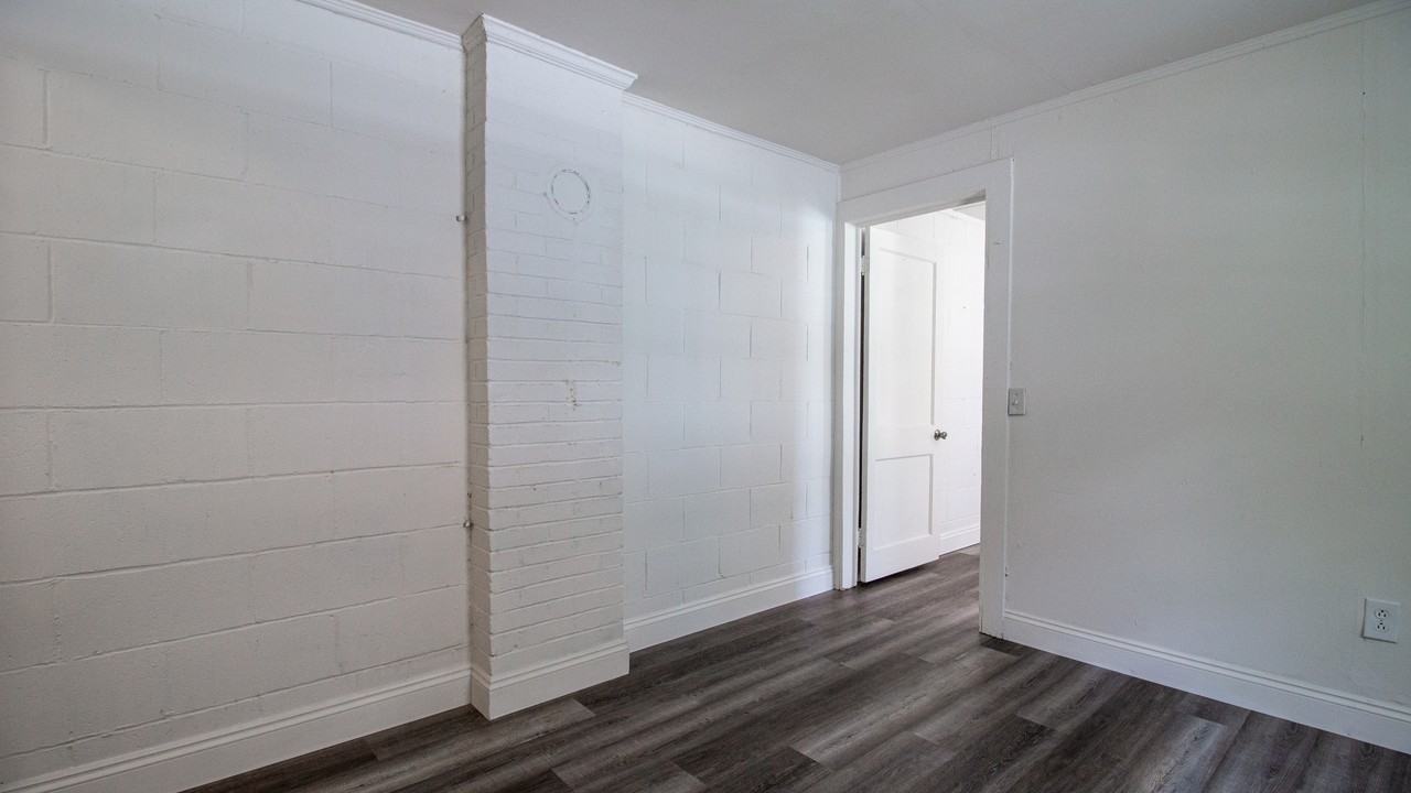 919 Ingram Street #B - Photo 6 of 15