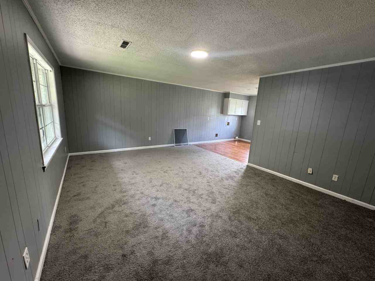 214 College St #1 - Photo 2 of 7