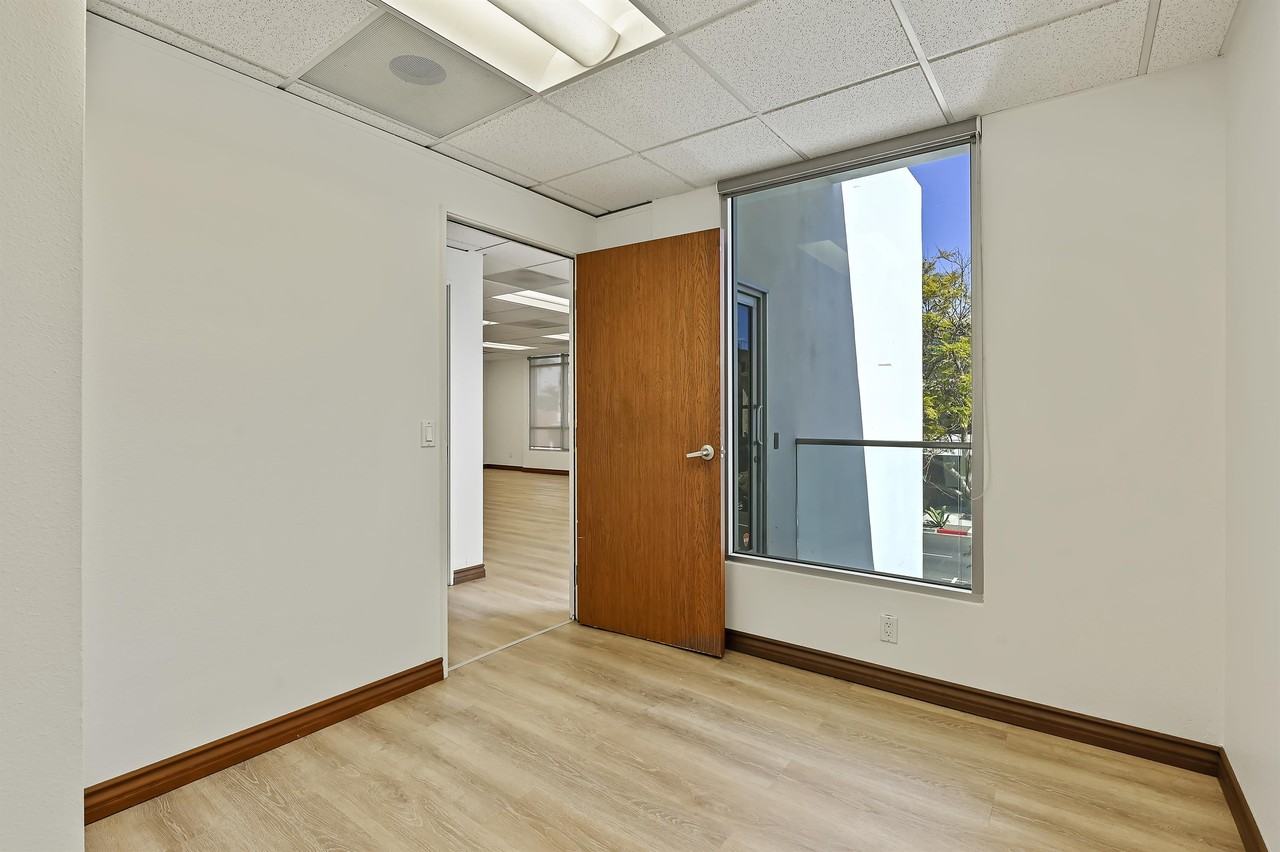 3430 Fifth Avenue #3 - Photo 5 of 7