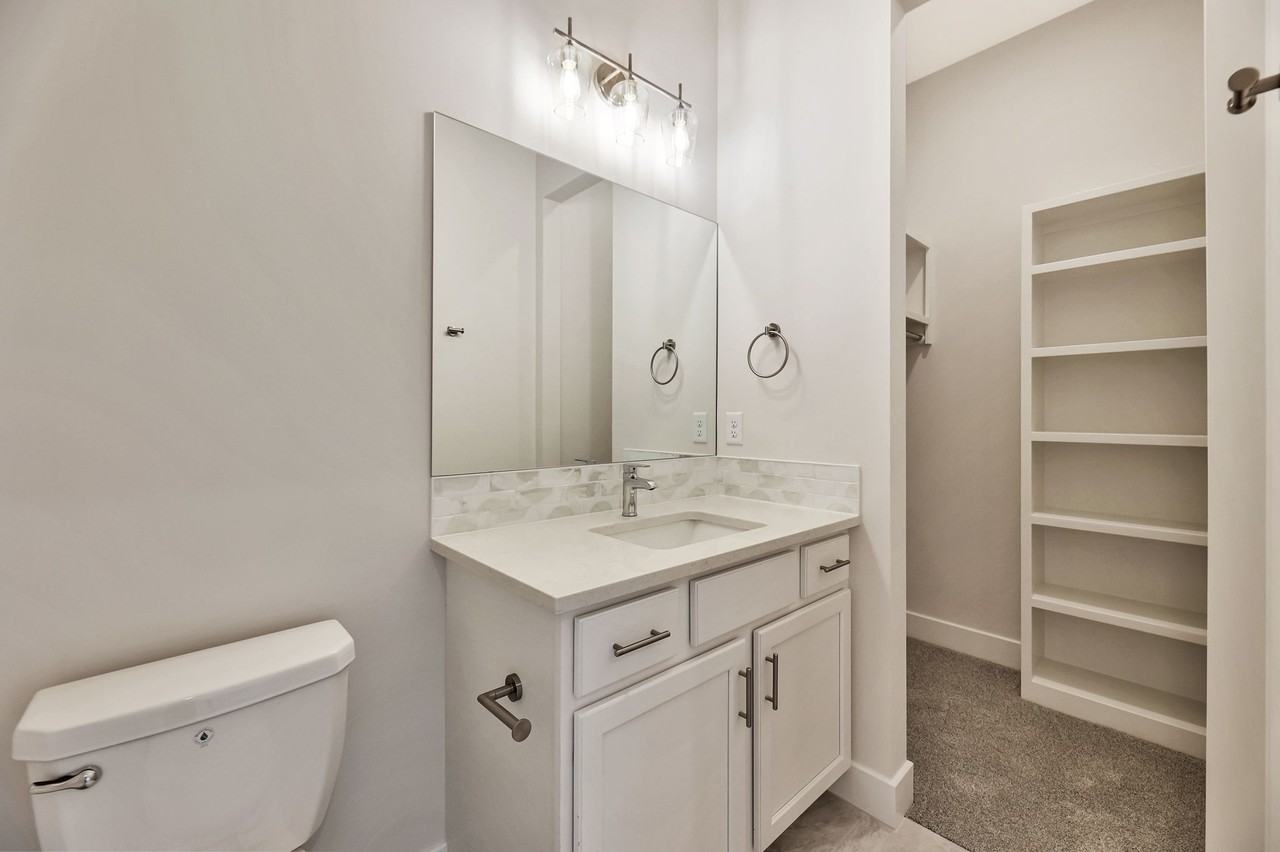 832 N Speyside Cir #1 - Photo 7 of 50