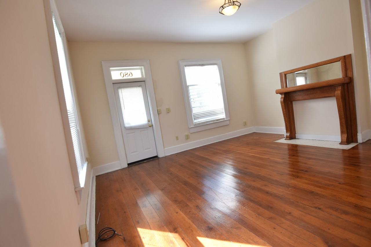 680 Hamlet St #680 - Photo 3 of 16