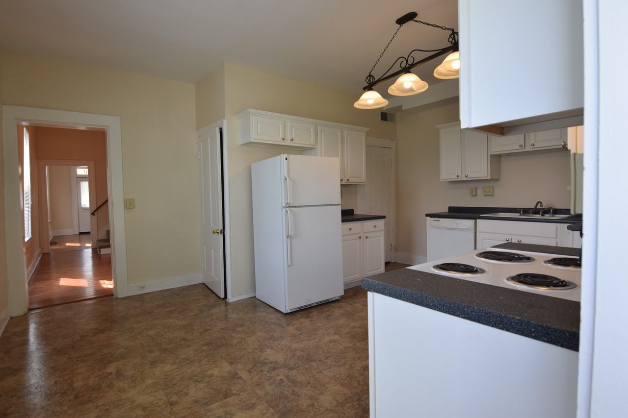 680 Hamlet St #680 - Photo 7 of 16