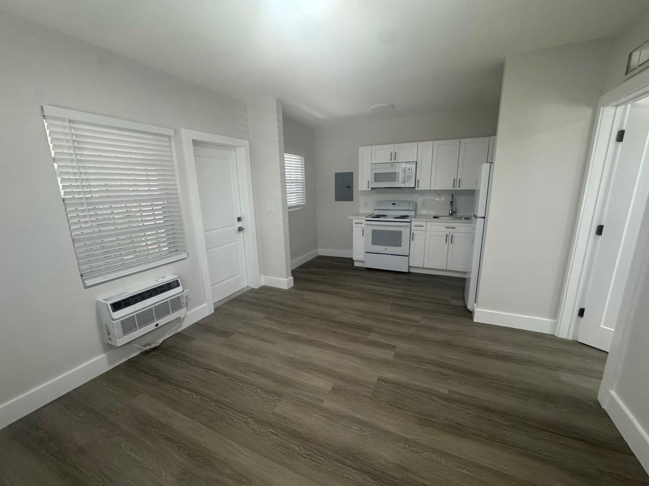 142 West 21st Street #5 - Photo 2 of 9