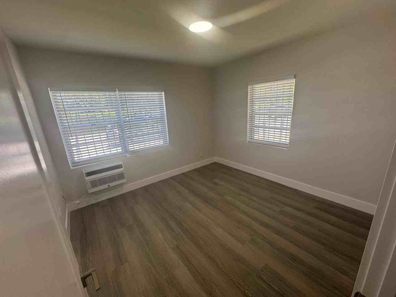 142 West 21st Street #5 - Photo 4 of 9