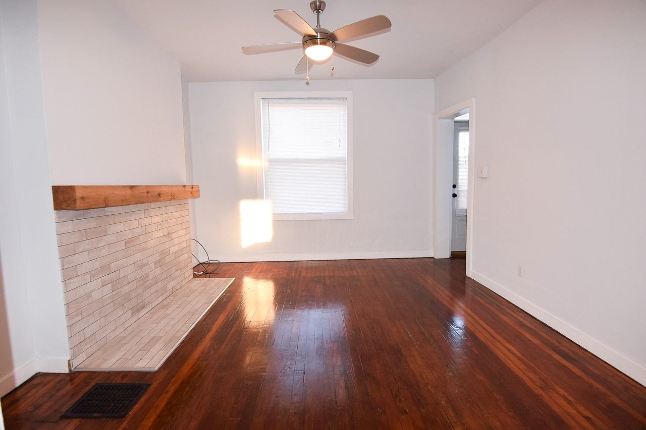 1489 Hamlet St #1489 - Photo 3 of 11