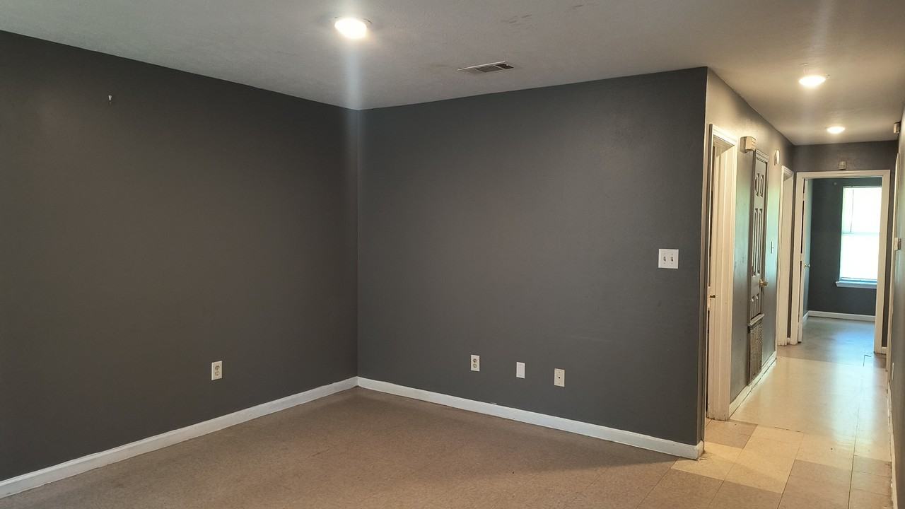 5822 West Short 3rd Avenue #5822 - Photo 3 of 11