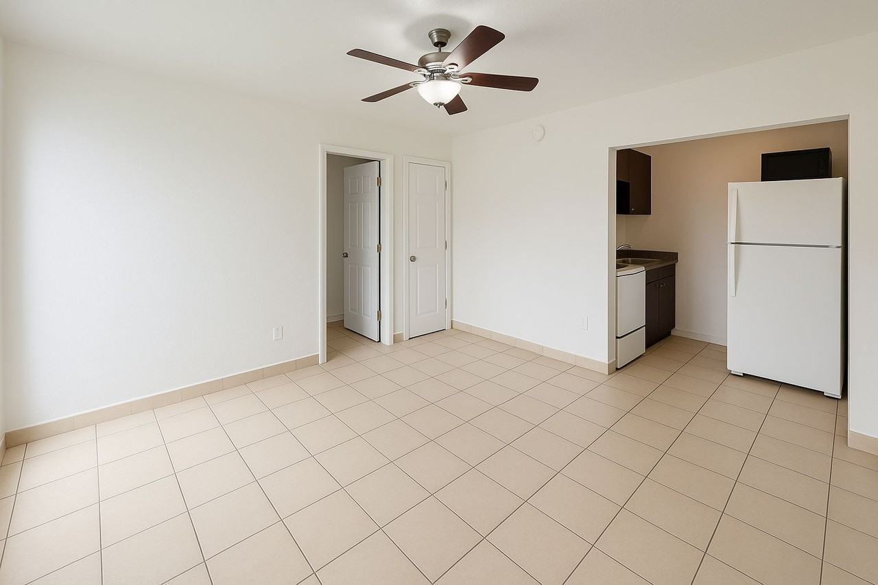 1015 Palm Ave #12A - Photo 2 of 6