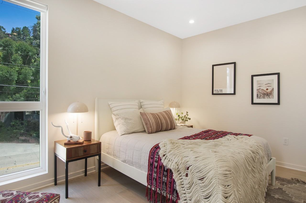 1933 Griffith Park Boulevard #1 - Photo 5 of 24