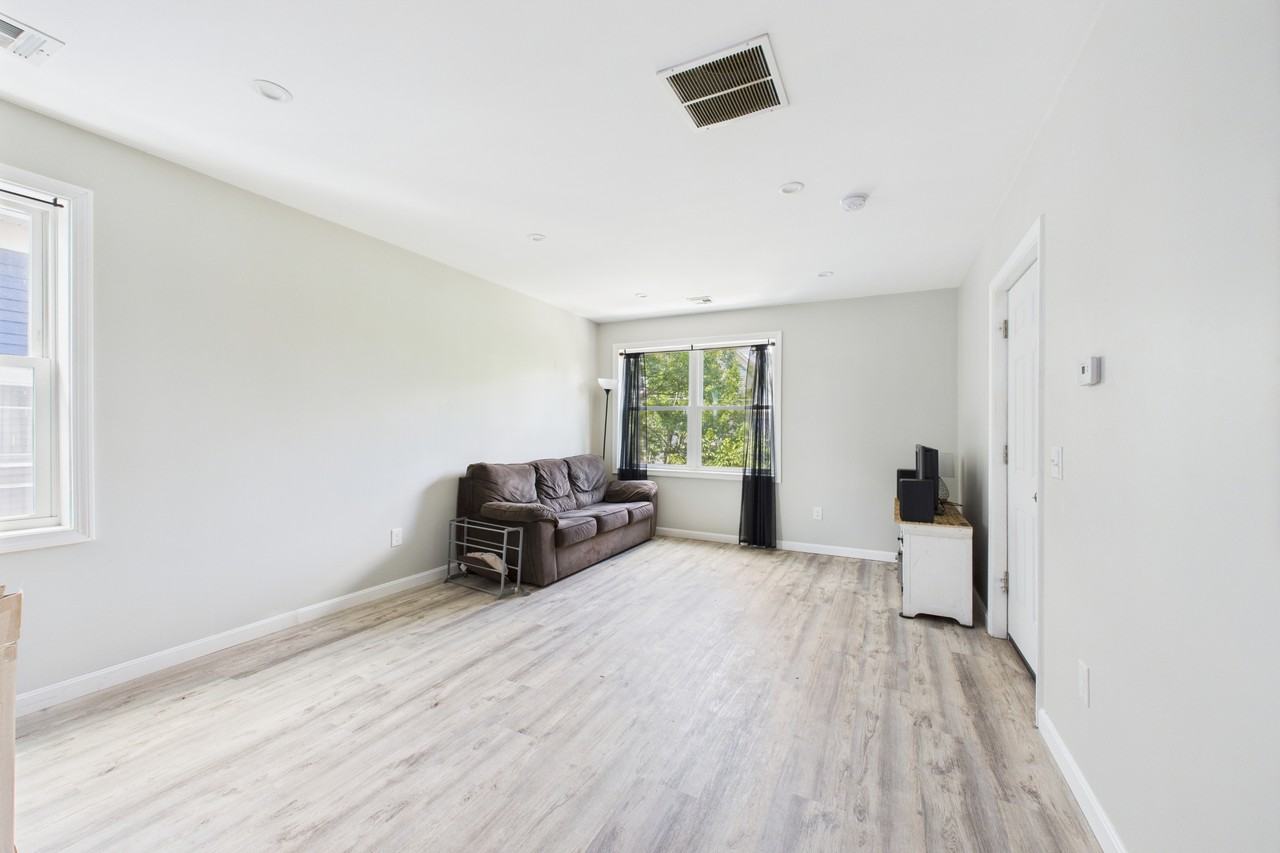 42 Arch St #6 - Photo 3 of 7