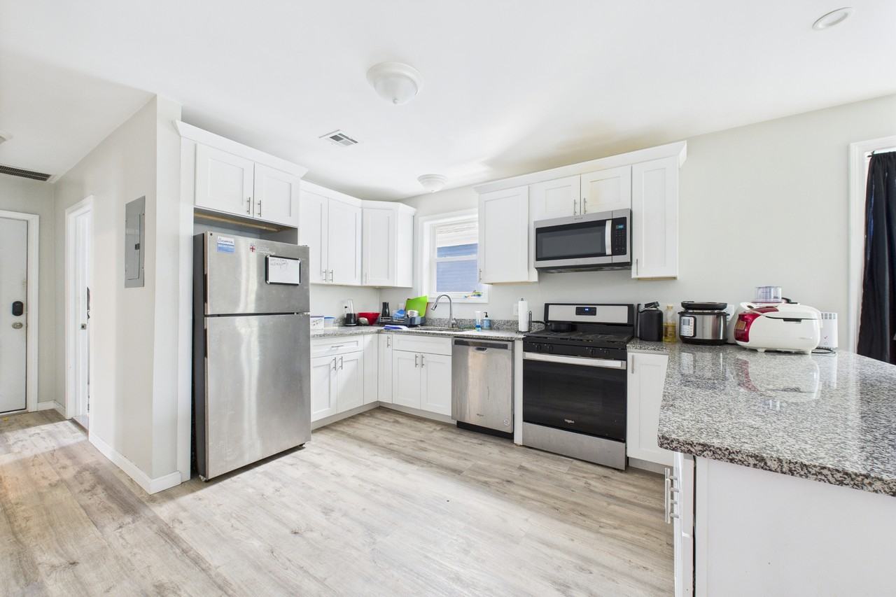 42 Arch St #6 - Photo 4 of 7