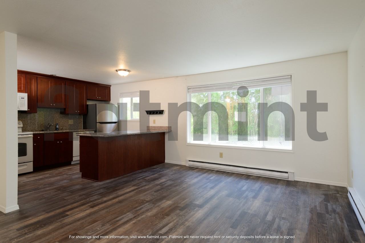 609 Sw 3rd Pl #B - Photo 5 of 10