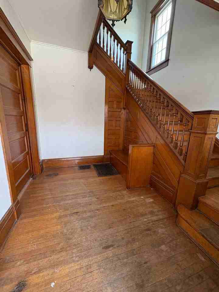 103 1st Street Northeast #2 - Photo 2 of 10