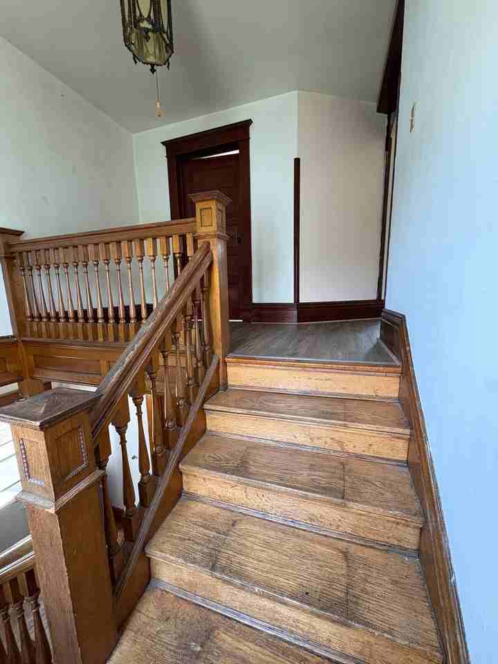 103 1st Street Northeast #2 - Photo 3 of 10