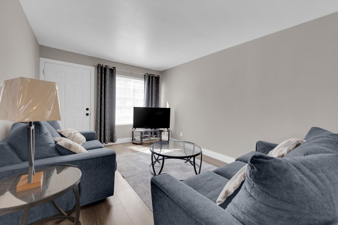 2110 Sleepy Court #1 - Photo 4 of 28