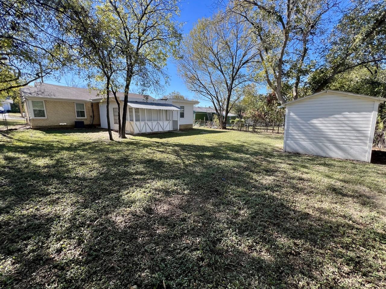 3225 Knox St #1 - Photo 6 of 31