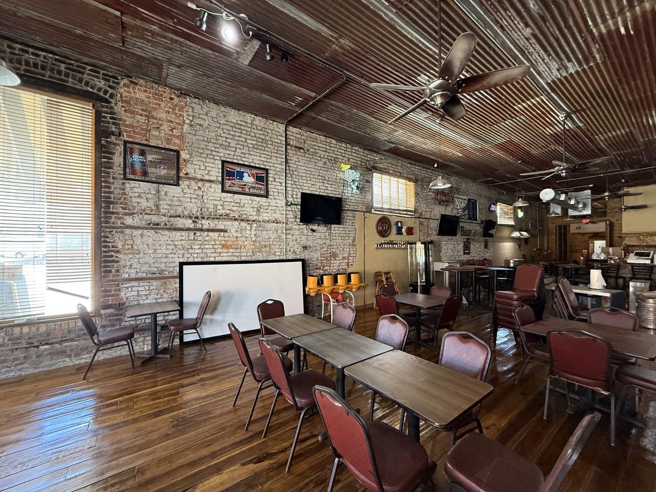 100 West Chestnut Street #1 - Photo 3 of 23