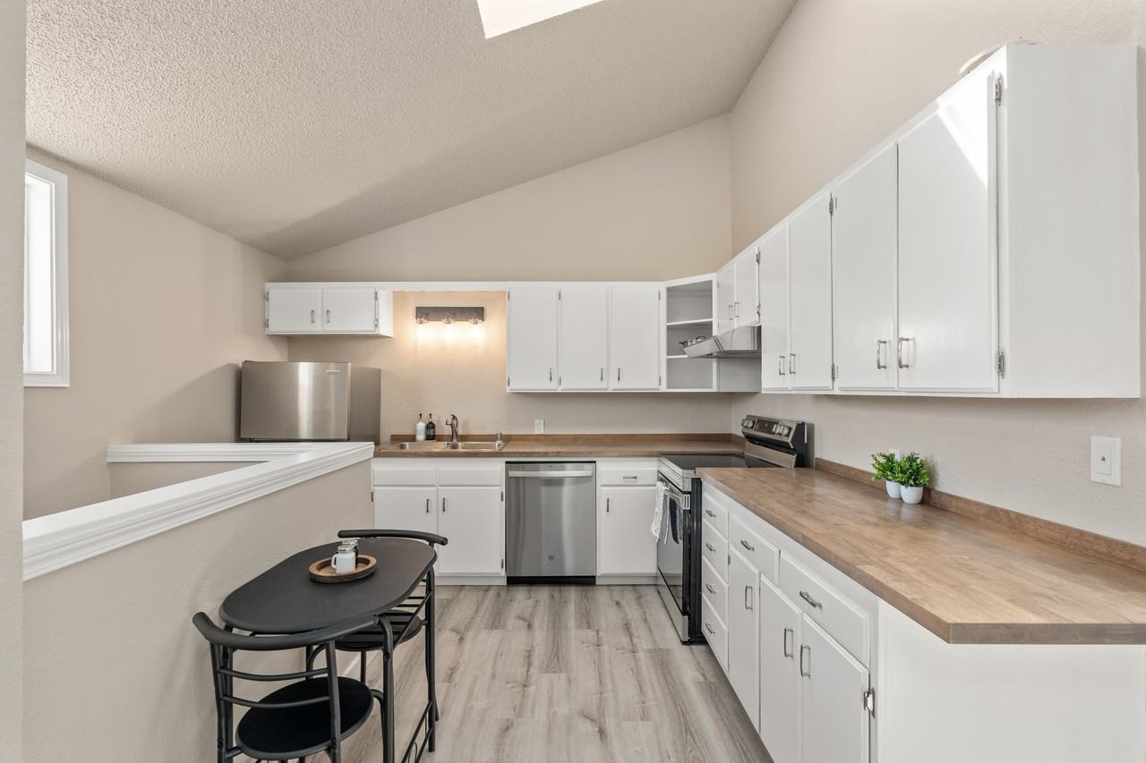 946 Ocean Shores Boulevard Southwest #2