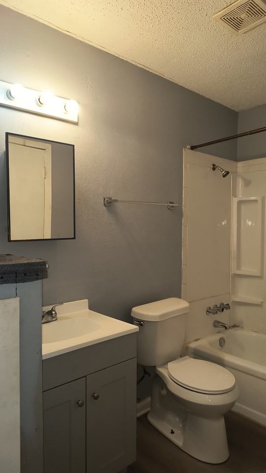 2106 Sidney Street #2D - Photo 3 of 9